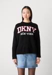 Свитер VARSITY LOGO CREW NECK RELAXED DKNY, черный - фото 3
