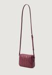 Сумка кросс-боди Calvin Klein QUILTED CAMERA BAG, Alluring Pink/Bordeaux - фото 2