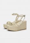 Босоножки на танкетке High heeled sandals PULL&BEAR, бежевый - фото 2
