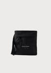 Сумка кросс-боди Calvin Klein BOLD FLATPACK, Black - фото