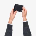 Кожаный кошелек с логотипом-пластикой Prada, черный - фото 2