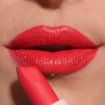 Помада Lip Allure Soft Satin Revolution Beauty, Vibe Red - фото 5