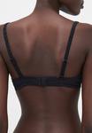 Треугольный бюстгальтер INTRIGUE - Underwired bra Simone Pérèle, черный - фото 6
