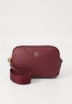 Сумка кросс-боди Tommy Hilfiger POPETTE SOFT CAMERA BAG, Deep Rouge/Bordeaux - фото 2