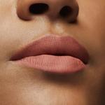 Чернильная помада Запертый поцелуй MAC, Bodacious (deep tone beige) - фото 6