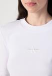 Топ Calvin Klein Jeans MONOGRAM BABY TEE, White - фото 8