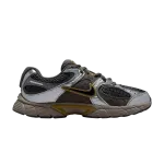 Кроссовки Nike V5 RNR GS 'Olive Flak Smoke Grey' - фото