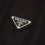 Дождевик на молнии с логотипом Prada, черный - фото 6