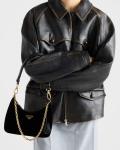 Мини-сумка Prada Re-Edition из бархата, черный - фото 8