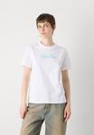 Футболка Calvin Klein Jeans CLASSIC LOGO TEE, Brilliant White/White - фото 3
