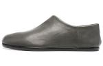 Туфли кожаные Maison Margiela Tabi Leather Babouche, серо-коричневый - фото