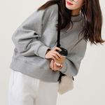 Свитшот женский светло-серый New Balance - фото 6