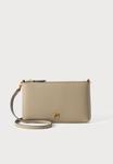 Сумка кросс-боди Pinko FLAT HORIZONTAL MINI, Noce/Antique Gold-Coloured/Taupe - фото
