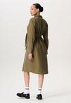 Платье Noppies Shirt dress, Dark Olive/Green - фото 2