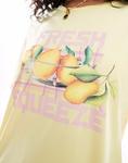 Футболка Pieces oversize с принтом Fresh Squeeze желтого цвета - фото 2