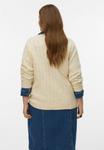 Джемпер Vero Moda Curve Jumper, Birch/Off-White - фото 3