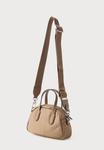 Сумка KARL LAGERFELD IKON BOWLING BAG, Mushroom Brown/Light Brown - фото 2