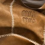 MIU MIU Сумка из телячьей кожи цвета корицы - фото 5