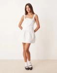 Гламурное мини-платье по фигуре белого цвета - фото 3