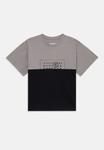 Футболка MM6 Maison Margiela UNISEX, Grey/Black/Black - фото