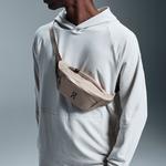 On Нейлоновый слинг-бэг унисекс бежевый, Beige - фото 5