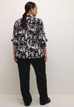 Блуза Kaffe Curve Button-down blouse, Black Pink Graphic Strokes/Black - фото 3