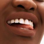 Помада Locked Kiss 24HR MAC, Posh (warm brown) - фото 5