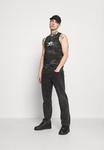 Топ BASIC TANK CAMO Alpha Industries, цвет Mottled Black - фото 5
