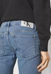 Зауженные джинсы Calvin Klein Jeans SLIM TAPER, цвет Denim Light - фото 6