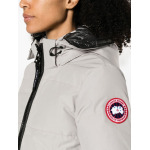 Canada Goose пуховик Mystique с капюшоном и нашивкой-логотипом, серый - фото 5