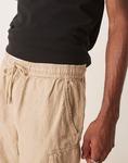 Льняные шорты-карго GANT бежевого цвета - фото 4
