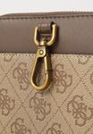 Кошелек Guess MILANO PASSAPORT CASE, Beige/Brown/Beige - фото 5