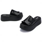 Шлепанцы и сланцы Melissa Slide Slippers Women's - фото 15