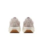 Мужские беговые кроссовки Winflo 11 Nike, бежевый - фото 5