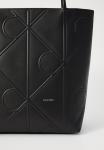 Сумка-шоппер Calvin Klein EMBOSSED EMBLEM LEAT, Black - фото 4