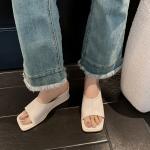 Шлепанцы женские Yeezyy Reezy, серебряный - фото 9