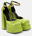 Атласные платформенные туфли Medusa Aevitas Versace, Acid Lime - Oro Versace - фото