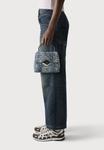 Сумка Replay SHEILA MONOGRAM TOP HANDLE BAG, Light Denim/Blue Denim - фото