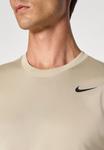 Футболка Nike Performance TEE RESET, Desert Khaki/Black/Khaki - фото 6