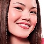 Помада ESSENCE Satin Glow Luminous Shine Lipstick, 02 - фото 4