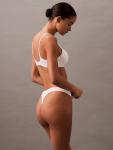 Идеально сидящий стринг Calvin Klein, White - фото 2