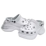 (WMNS) Crocs x SMFK Bae Clog 'Silver Glitter' - фото 3