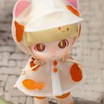 Трендовая фигурка dimoo в дождевике 14см POP MART - фото 3