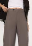 Брюки PULL&BEAR STRAIGHT-LEG DARTED -SMART, Taupe - фото 4