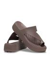 Сандалии GETAWAY PLATFORM TOE LOOP Crocs, цвет Truffle - фото 6