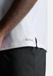 Футболка 2XU AERO TEE, White Silver Reflective/White - фото 8