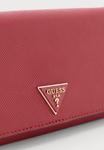 Сумка кросс-боди Guess NOELLE FLAP ORGANIZER, Garnet/Red - фото 4