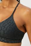 Бюстгальтер Nike Performance INDY BRA, Black/Anthracite/Dark Smoke Grey/Black - фото 7