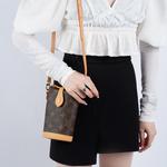 LOUIS VUITTON Складной мешочек с монограммой коричневый - фото 10