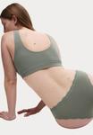 Бюстье Marks & Spencer 3PK SEAMLESS NON WIRED CROP, Green Mix/Mottled Green - фото 3